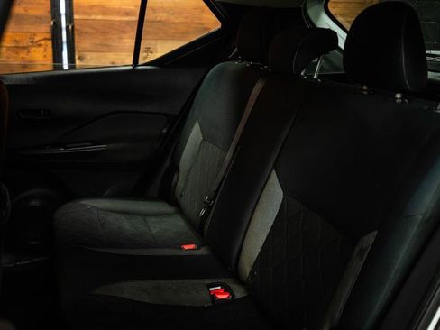 Used 2019 Nissan Kicks S image 8