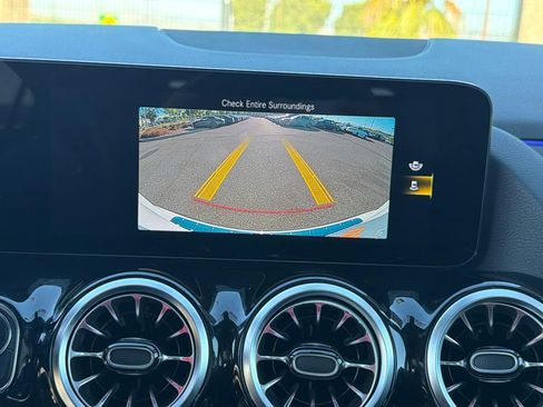 Used 2023 Mercedes-Benz GLA 250 4MATIC image 32