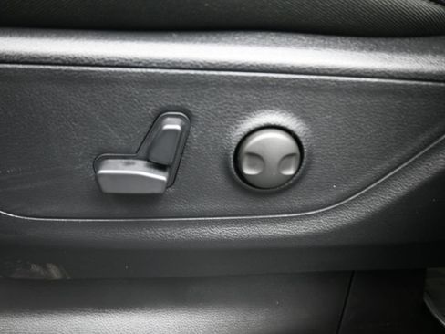 New 2026 RAM 1500 4x4 Crew Cab image 33