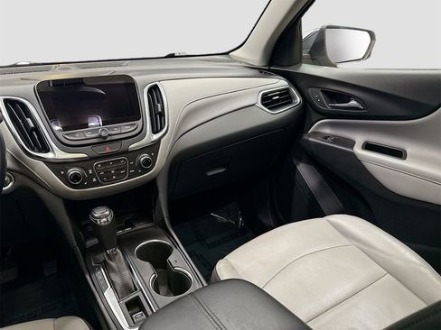 Used 2018 Chevrolet Equinox Premier image 25