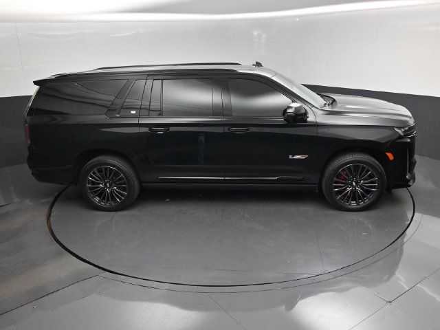 Used 2024 Cadillac Escalade ESV V w/ Heavy-Duty Trailer Package AWD/4WD image 13