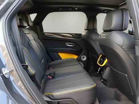 New 2025 Bentley Bentayga image 23