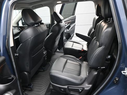 Used 2024 Subaru Ascent Touring AWD/4WD image 9