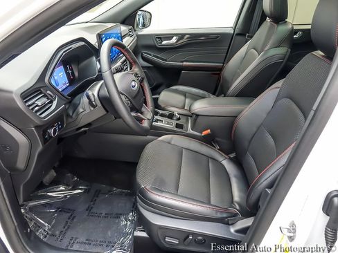 Used 2025 Ford Escape ST-Line w/ Tech Pack #1 AWD/4WD image 9