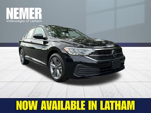 Used 2024 Volkswagen Jetta SE FWD image 5
