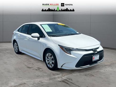 Certified 2025 Toyota Corolla LE FWD image 7