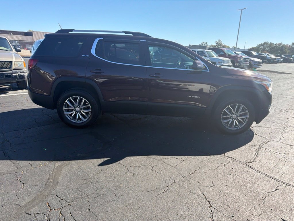 Used 2017 GMC Acadia SLE AWD/4WD image 5