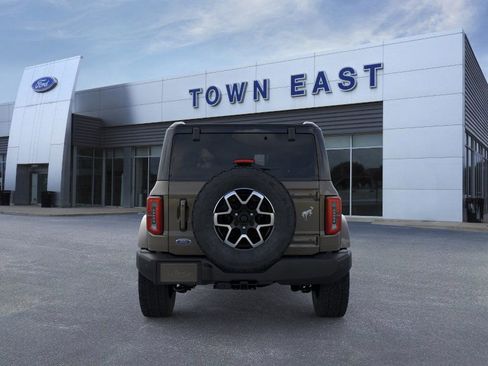 New 2025 Ford Bronco Outer Banks image 5