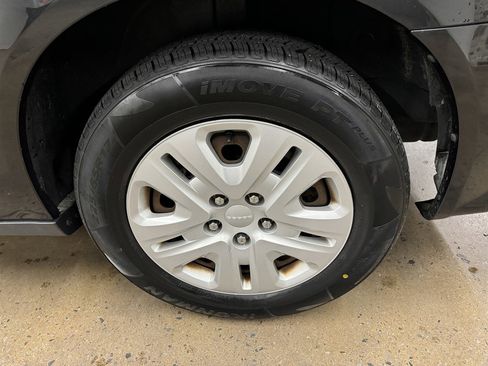 Used 2016 Dodge Grand Caravan American Value Package image 9