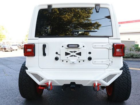 Used 2025 Jeep Wrangler Unlimited Rubicon AWD/4WD image 10