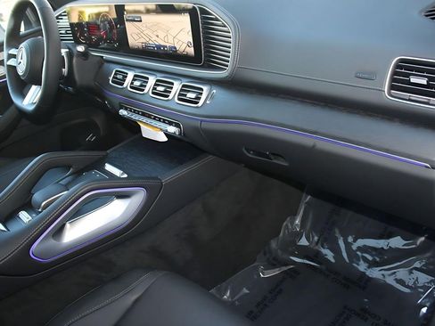 Used 2026 Mercedes-Benz GLS 450 4MATIC image 39