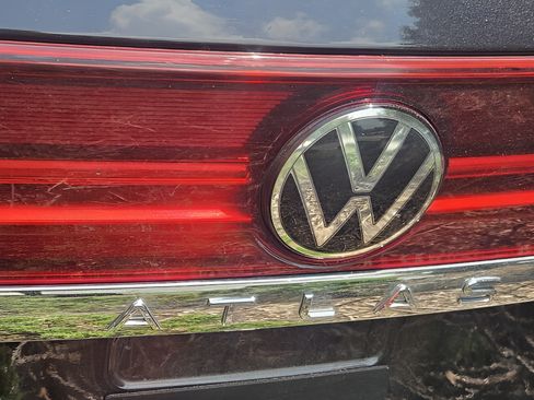 Used 2024 Volkswagen Atlas SE FWD image 11