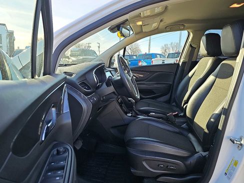 Used 2021 Buick Encore Preferred w/ Safety Package image 18