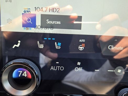Used 2025 Lexus GX 550 w/ Accessory Package (32) AWD/4WD image 23