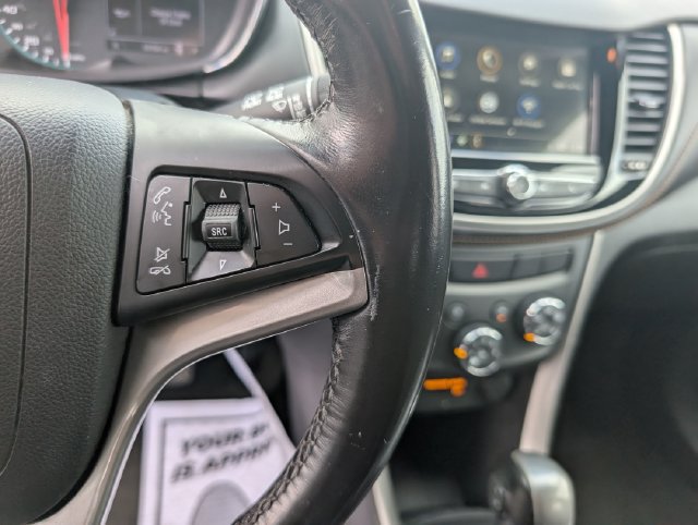 Used 2019 Chevrolet Trax LT w/ LT Convenience Package FWD image 22