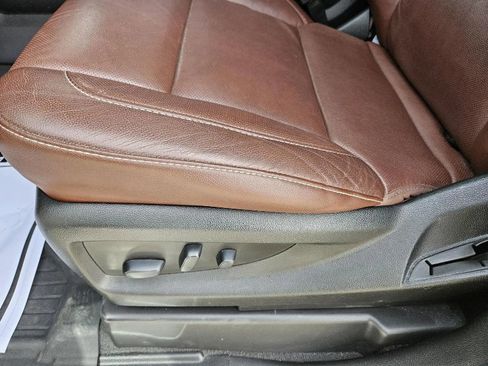 Used 2019 Chevrolet Suburban Premier w/ Premier Plus Edition image 21