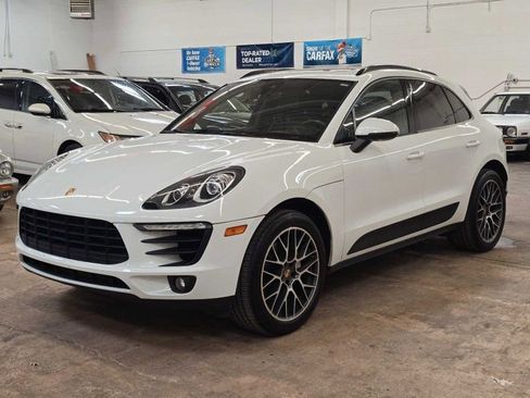 Used 2018 Porsche Macan Sport Edition AWD/4WD image 2
