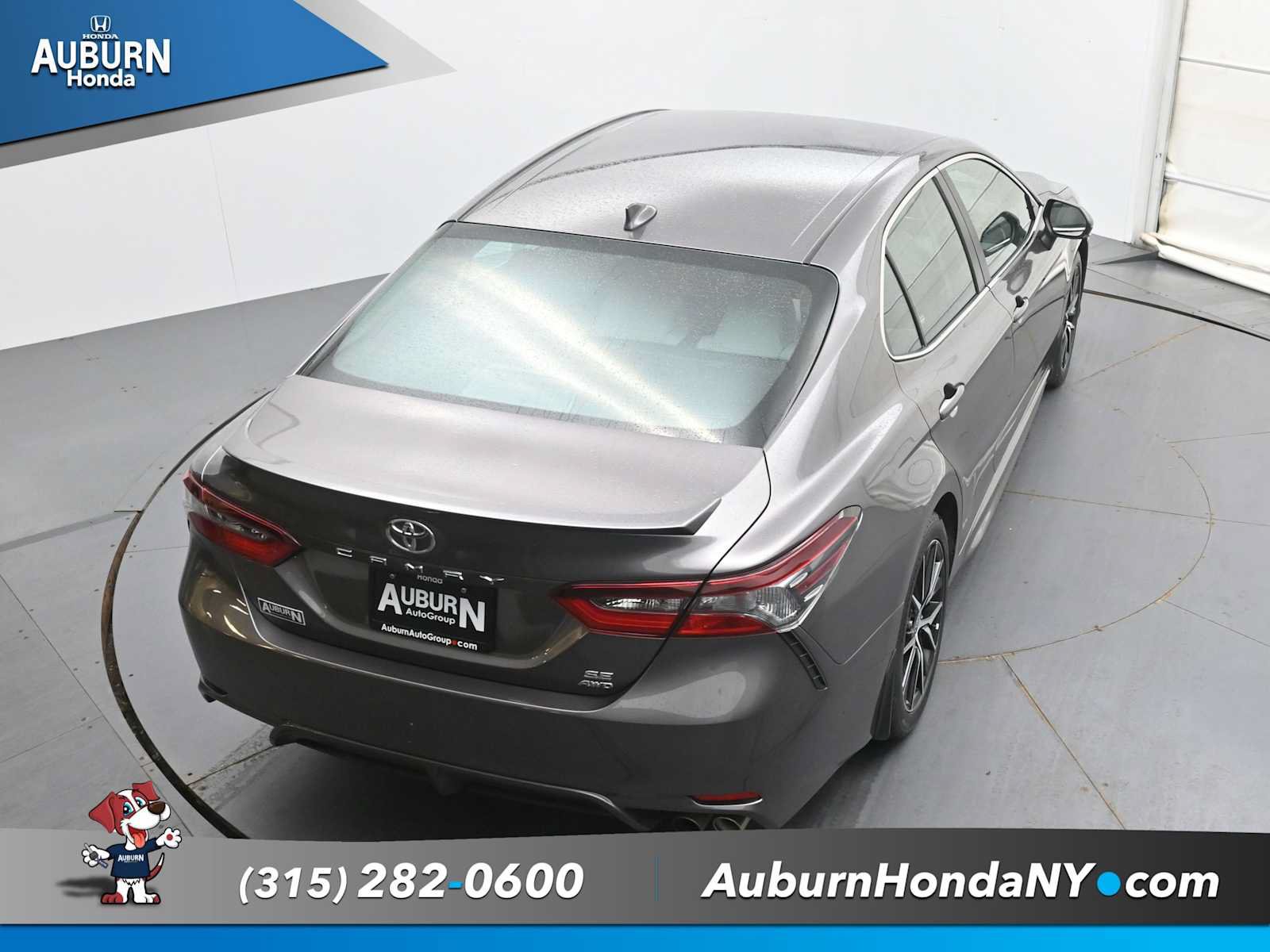 Used 2024 Toyota Camry SE AWD/4WD image 31