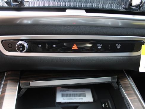 New 2026 BMW X7 xDrive40i w/ Executive Package image 22