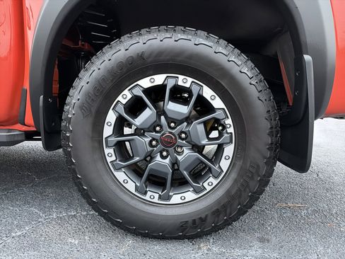 Used 2025 Nissan Frontier PRO-4X w/ Pro Premium Package image 19