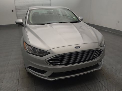Used 2018 Ford Fusion SE w/ Fusion SE Technology Package FWD image 14