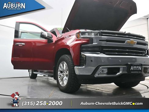 Used 2020 Chevrolet Silverado 1500 LTZ w/ LTZ Premium Package AWD/4WD image 32