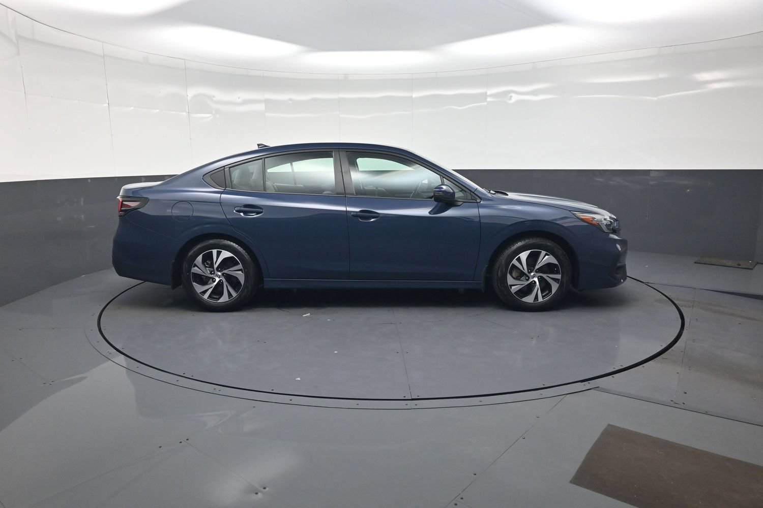 Certified 2025 Subaru Legacy Premium AWD/4WD image 2