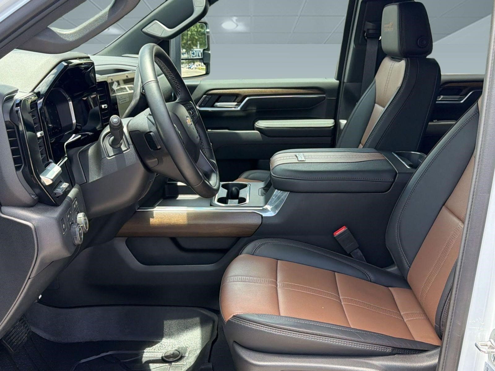 Certified 2026 Chevrolet Silverado 3500 High Country w/ Technology Package AWD/4WD image 5