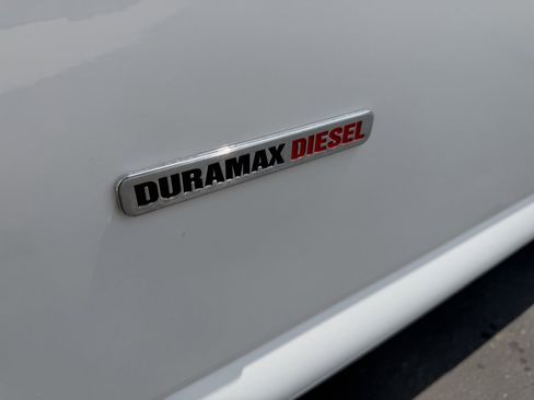 Used 2019 GMC Savana 2500 Extended RWD image 9