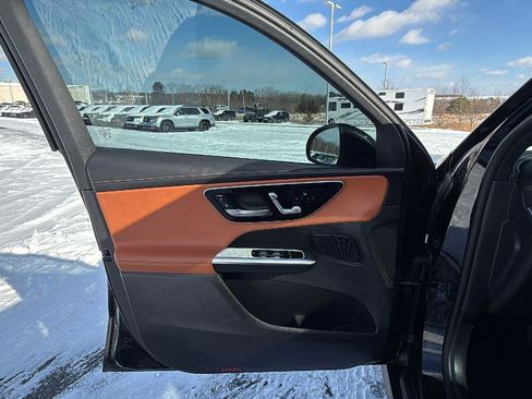 Used 2023 Mercedes-Benz GLC 300 GLC 300 image 28