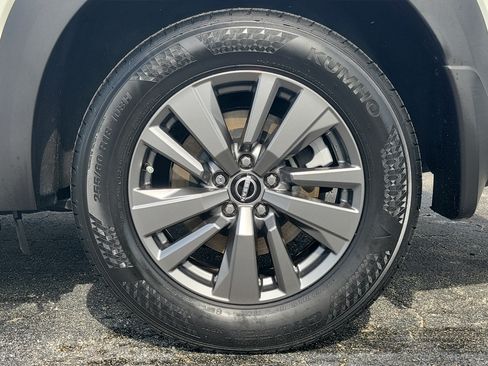 Used 2024 Nissan Pathfinder SV FWD image 8