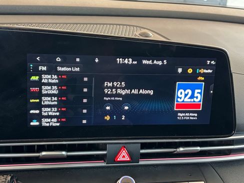 Used 2025 Hyundai Elantra SEL FWD image 21