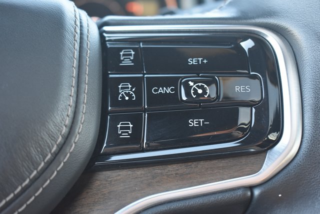 Used 2023 Jeep Grand Wagoneer Series II AWD/4WD image 26
