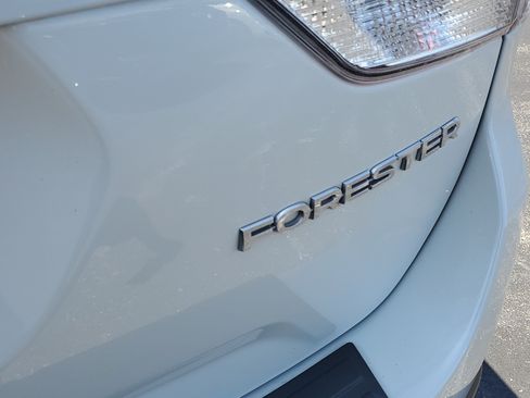 Used 2021 Subaru Forester Premium AWD/4WD image 6
