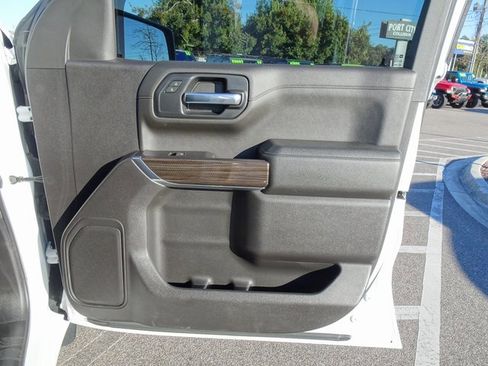 Used 2020 Chevrolet Silverado 1500 LT w/ All-Star Edition image 17