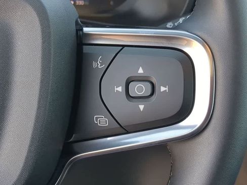 Used 2026 Volvo XC40 B5 Ultra w/ Climate Package image 23