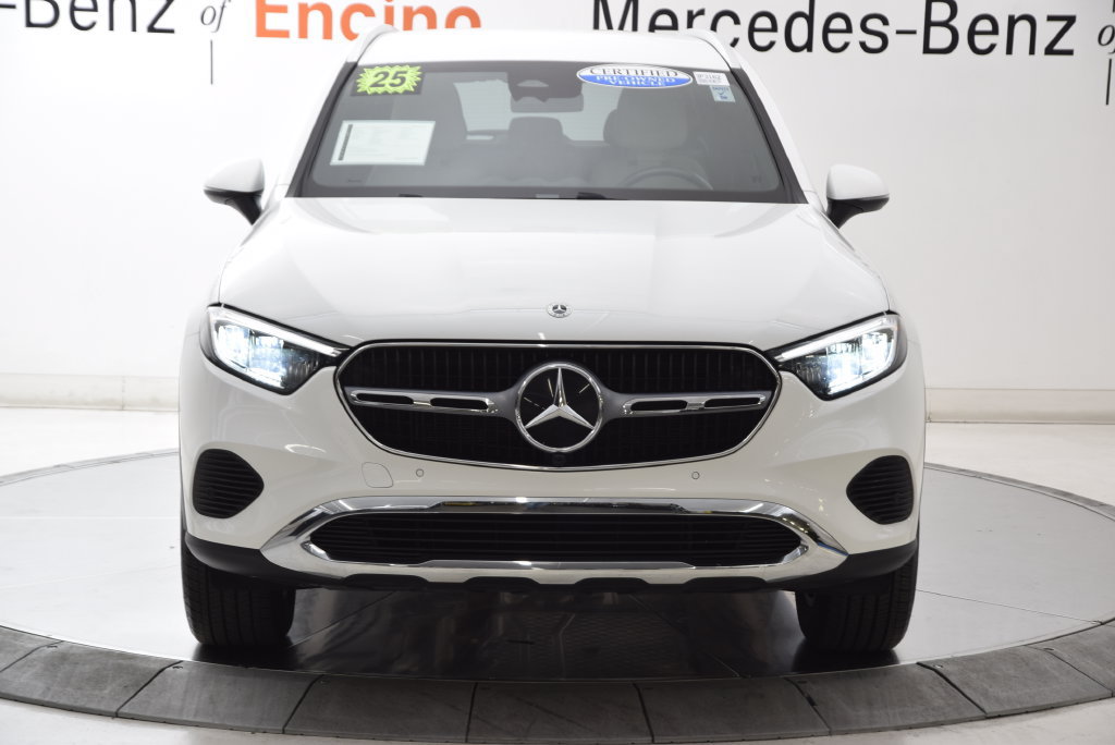 Used 2025 Mercedes-Benz GLC 350e 4MATIC image 9