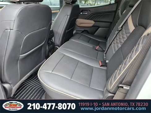 Used 2024 GMC Canyon Denali image 16