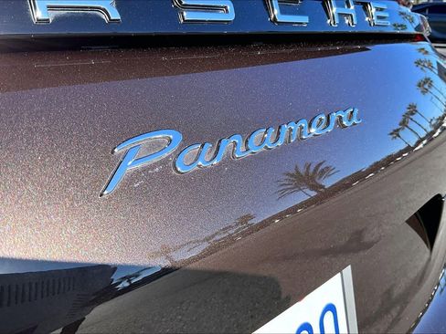 Used 2018 Porsche Panamera image 9