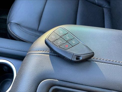 Used 2024 Chevrolet Suburban High Country RWD image 31