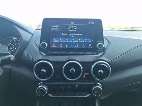 Certified 2022 Nissan Sentra SV FWD image 14