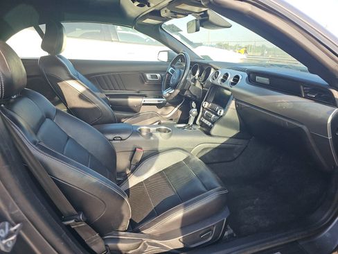 Used 2022 Ford Mustang Premium RWD image 8