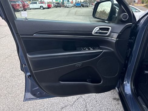 Used 2021 Jeep Grand Cherokee Limited image 11