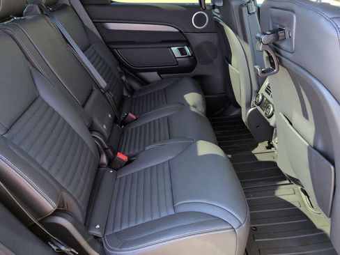 New 2026 Land Rover Discovery Limited Edition image 21