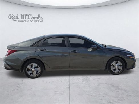 Used 2024 Hyundai Elantra SE FWD image 8
