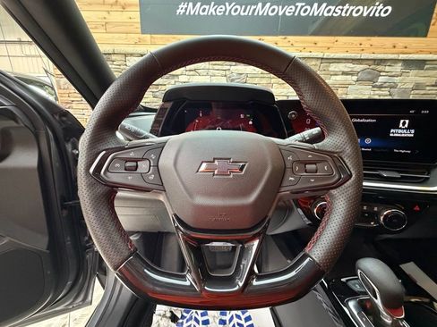 Used 2024 Chevrolet Trax RS w/ Sunroof Package image 17