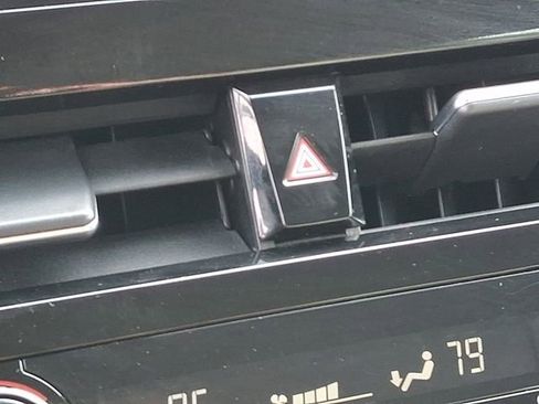 Used 2022 Toyota Camry SE image 29