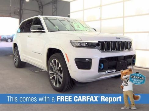 Used 2023 Jeep Grand Cherokee Overland w/ Advanced Protech Group III AWD/4WD image 2