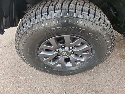 Used 2020 Toyota Tacoma SR5 w/ Technology Package AWD/4WD image 26