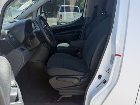 Used 2018 Nissan NV200 S FWD image 17